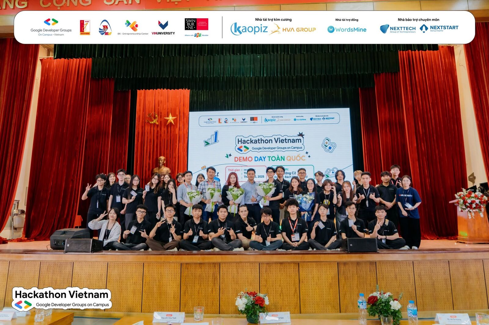 Students and mentors on stage at the GDGs on Campus Hackathon Vietnam national demo day